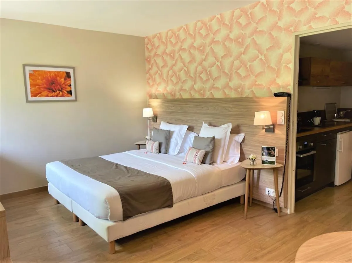 Hotel & Residence Lou Paradou Greoux Les Bains Gréoux-les-Bains