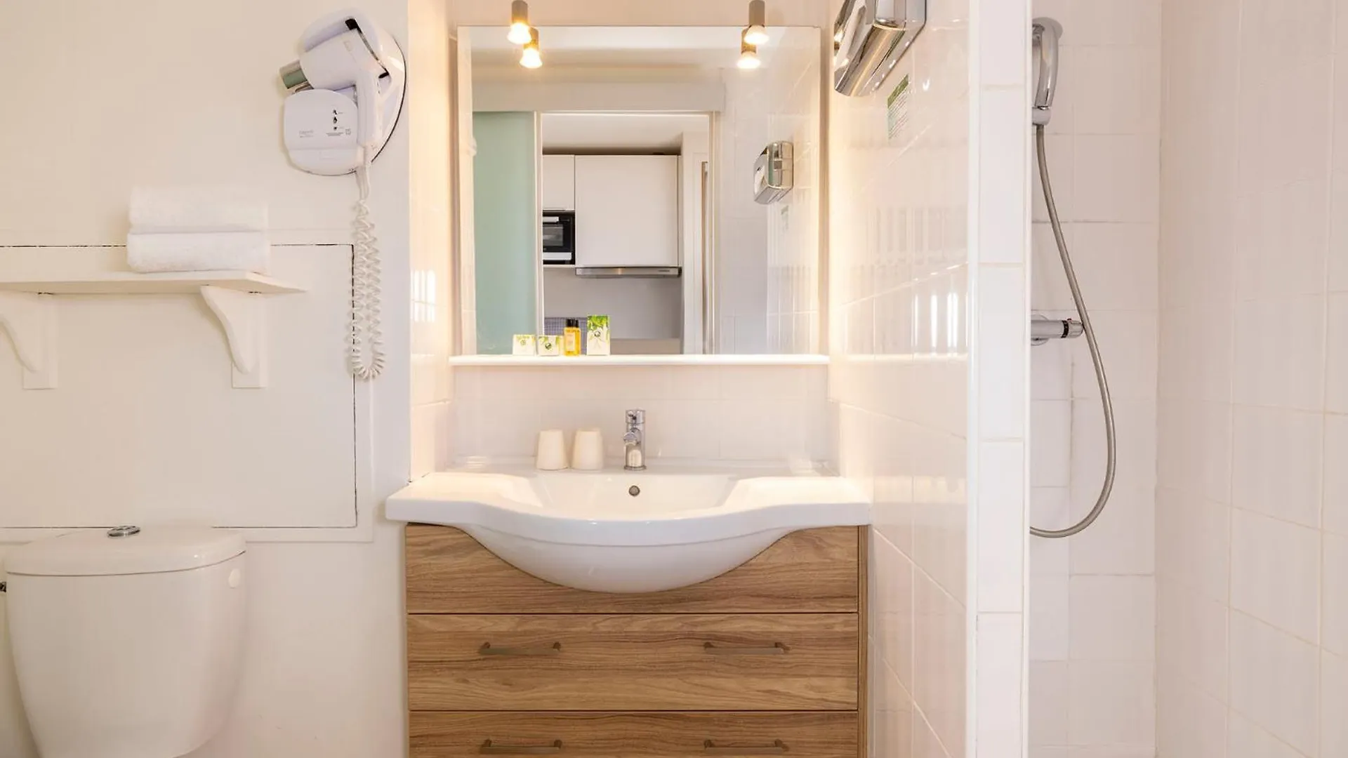 ***  Hotel & Residence Lou Paradou Greoux Les Bains צרפת