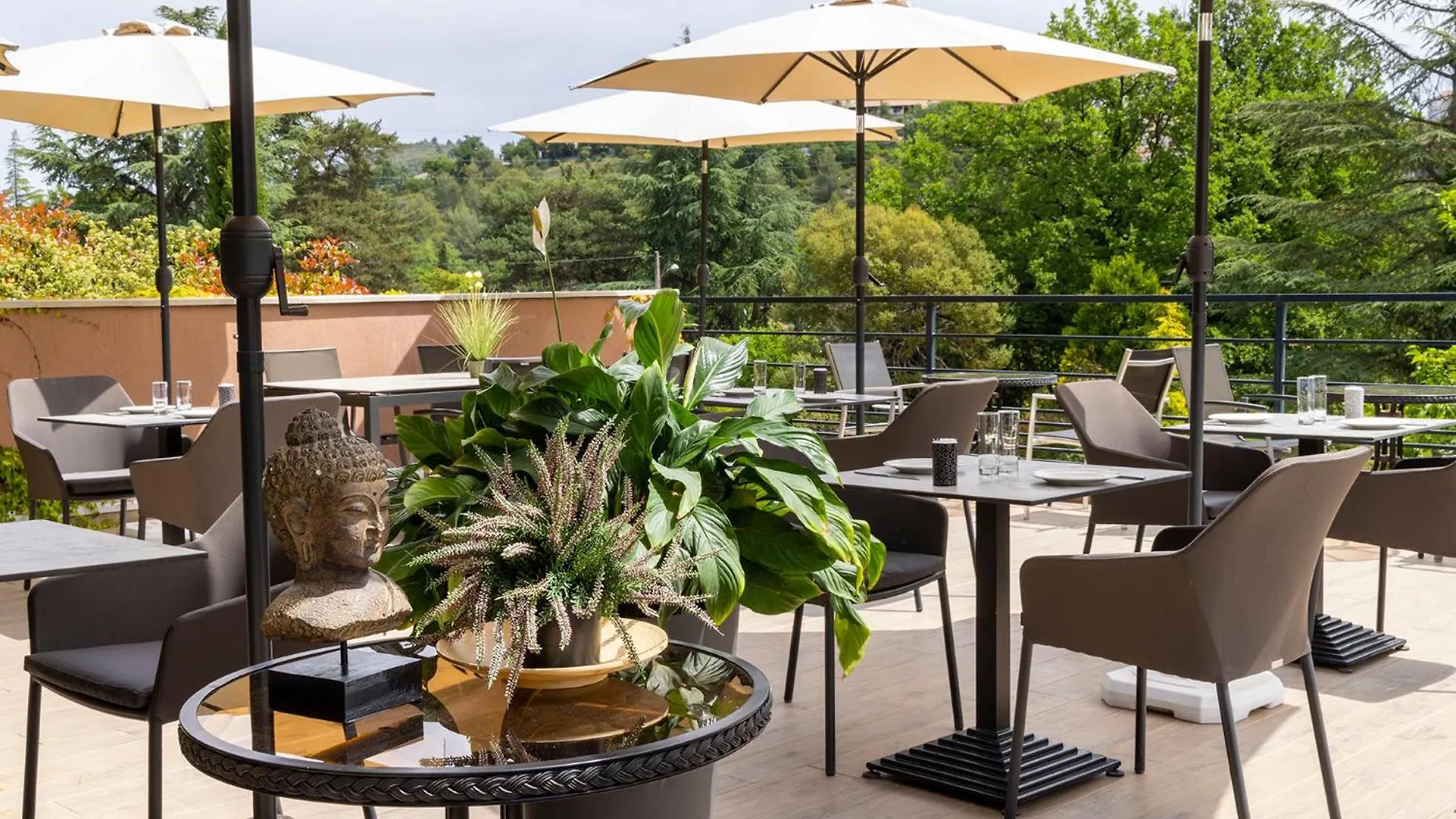 Hotel & Residence Lou Paradou Greoux Les Bains