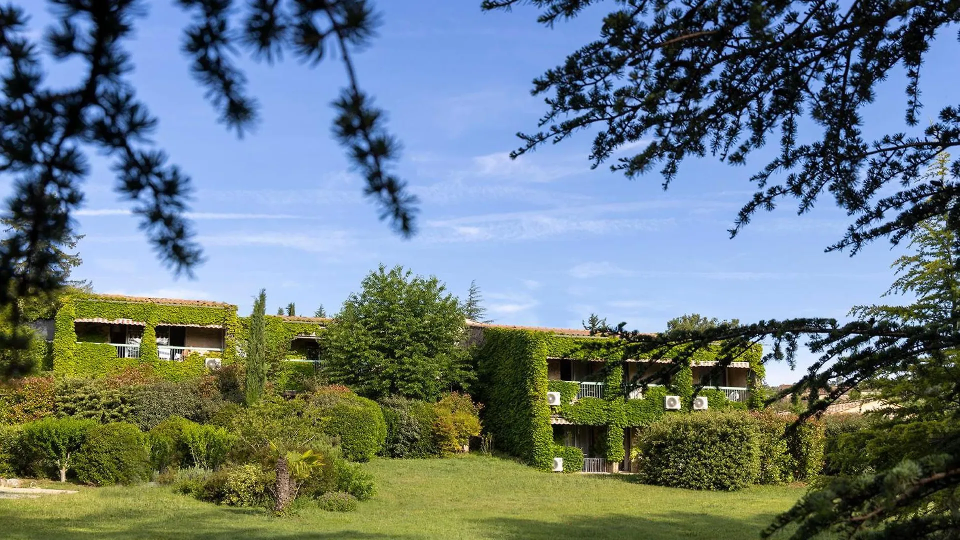 Hotel & Residence Lou Paradou Greoux Les Bains
