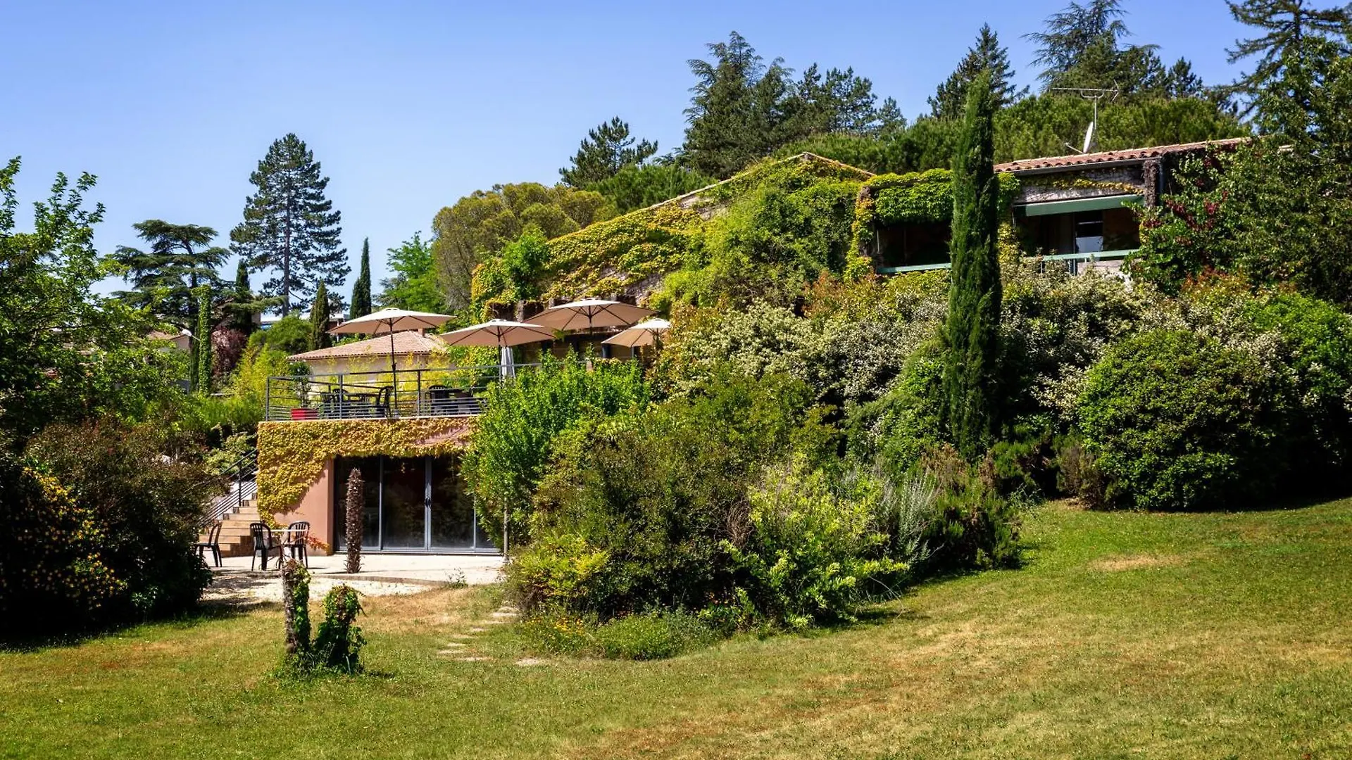 Hotel & Residence Lou Paradou Greoux Les Bains Gréoux-les-Bains