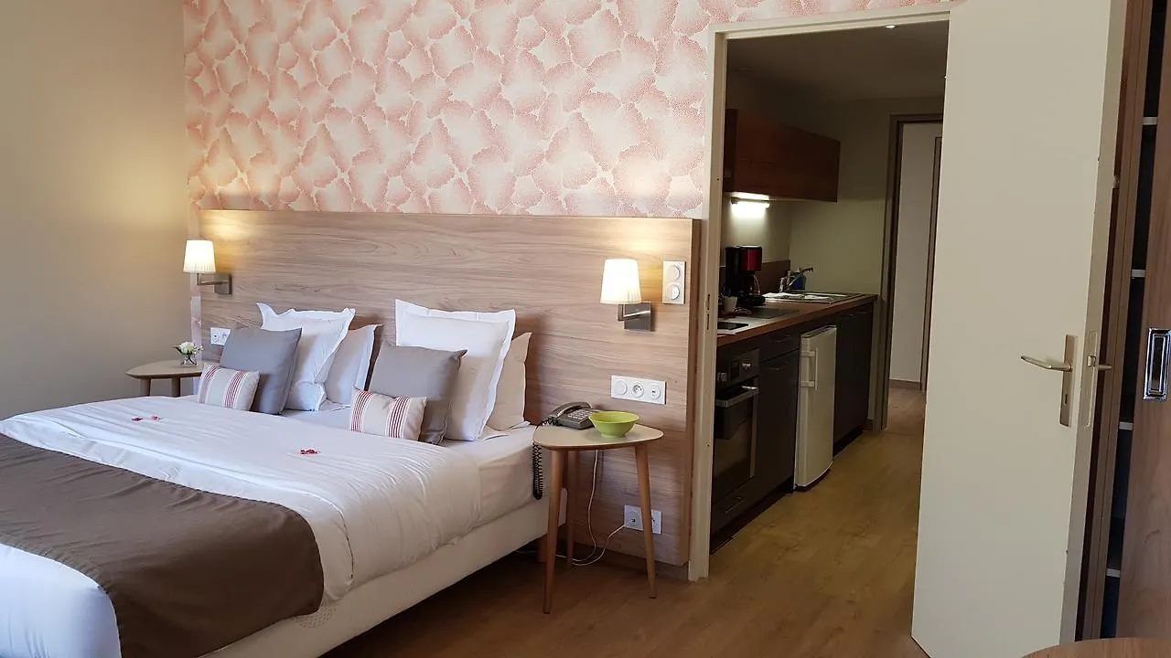 Hotel & Residence Lou Paradou Greoux Les Bains 3*, Gréoux-les-Bains צרפת